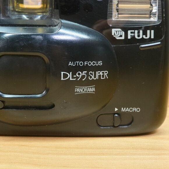 Vintage Fujifilm DL-95 Super, Point and Shoot Film Camera - Picture 2 of 8